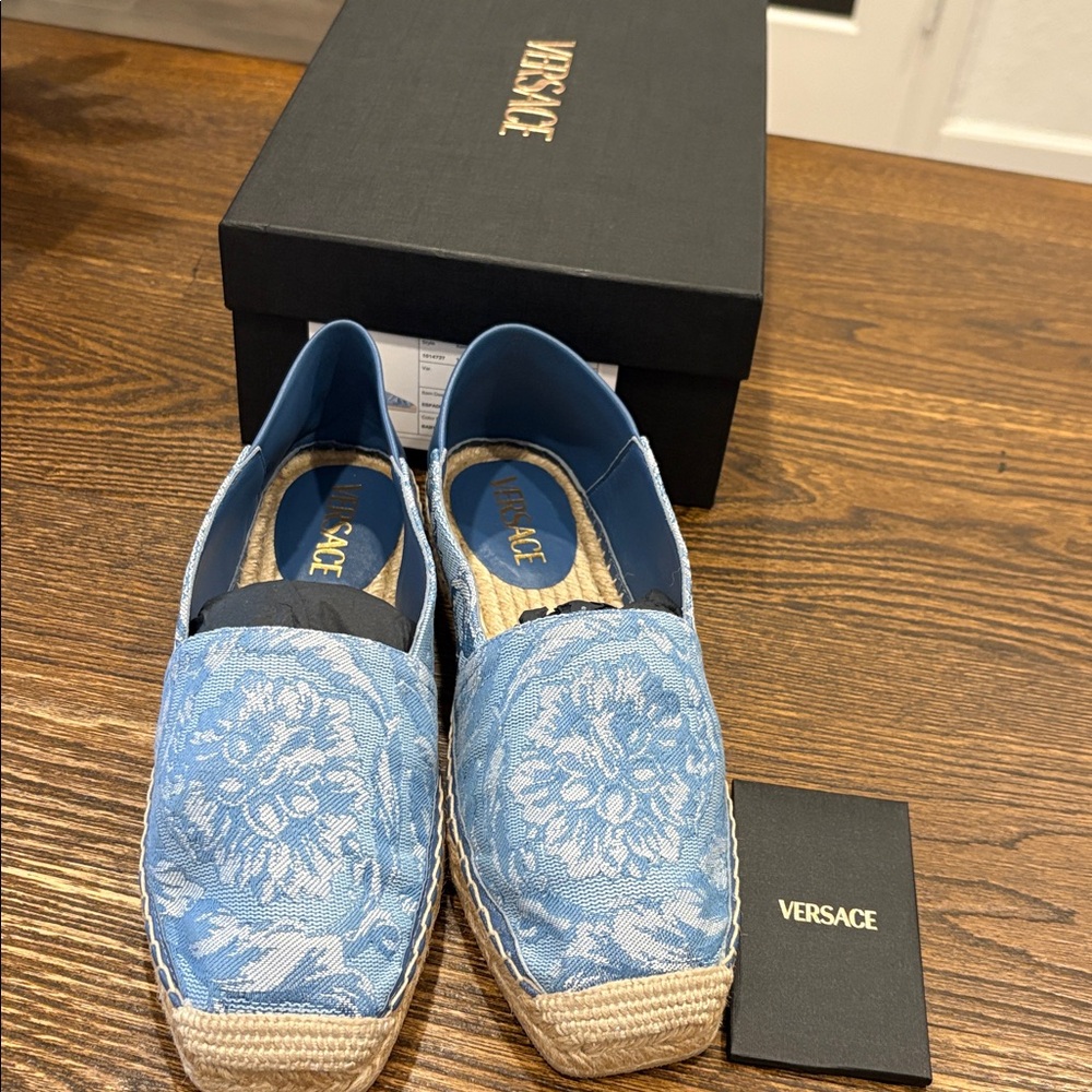 Versace Jacquard Espadrilles Size 38.5 NIB NWT - Picture 6 of 6